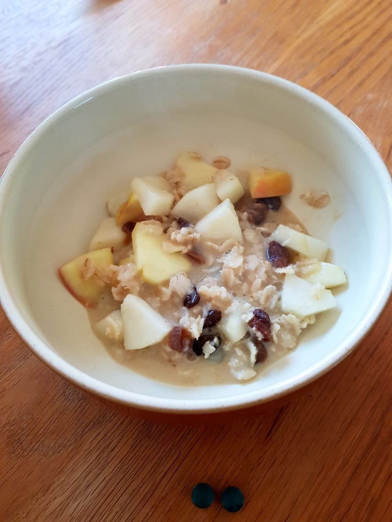 Mini cereal breakfast with our daily spirulina pills