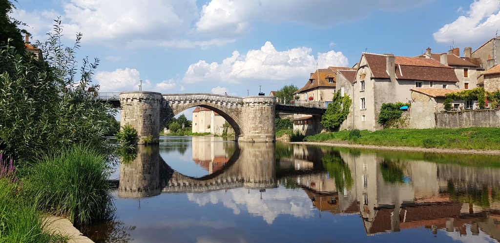 Visiting a magnetiser and site-seeing Montmorillon